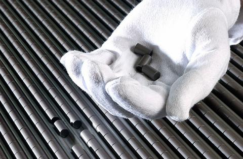 nuclear-fuel-pellet.jpg